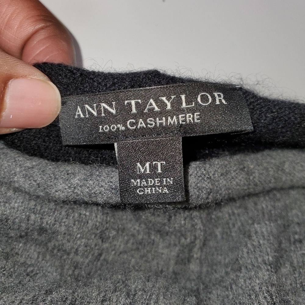 ANN TAYLOR CASHMERE SWEATER - Picture 4 of 6